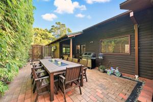Yarra Flynns Beach - family home with pool & spa