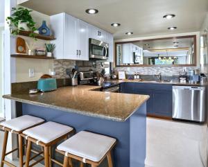 Walk to Beach | Pool, Spa, AC | Resort Stay for 7!