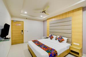 FabHotel Prime Veeraj Suites- Nr Skyview10, Lumbini Avenue, Gachibowli