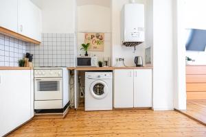 Budget-Friendly 2BR Apartment Near Wiener Stadthalle