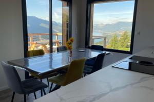 Spacious house with stunning views Puy-Sanières