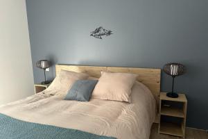 Spacious house with stunning views Puy-Sanières