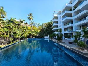 2 Bedrooms Apartment pool access