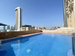 harborfront elegance dubai