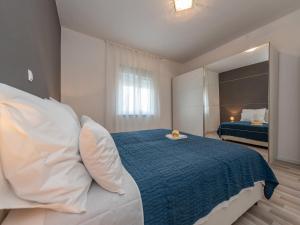 Villa in Galovac with Pool near Zadar