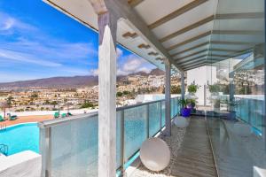 Panoramic Ocean Mountain View 3