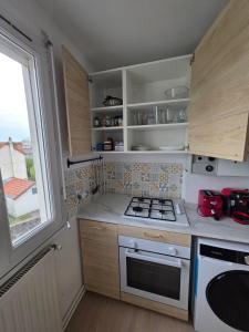 Cozy studio, 5 min from Cosne train station, 3rd floor