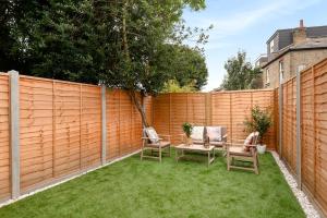 Luxury 2 bedroom House & Garden Stratford London