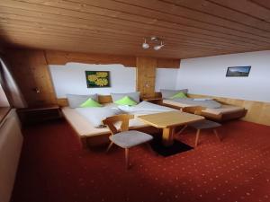 Apartment in Ski Paradise near Trails