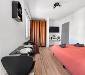 Studio neuf et lumineux proche gare & centre