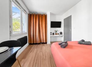 Studio neuf et lumineux proche gare & centre