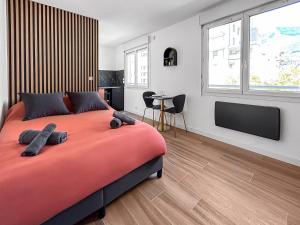 Studio neuf et lumineux proche gare & centre