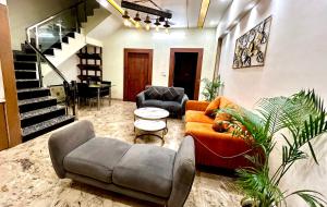 A radiant villa on Ganges with modern amenities
