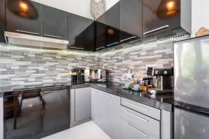 Niraya Haven-Santai Biru Kutuh