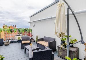 Modern 1 BD Flat with Terrace in Aldgate East and the City