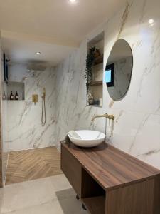 Charmant rez-de-jardin indépendant avec chambre privée