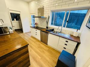 Affordable Luxury Stay Near Manly Beach