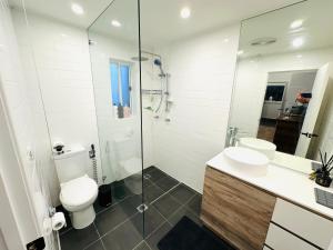 Affordable Luxury Stay Near Manly Beach