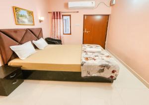 Janki Je Bhawan Homestay , Ayodhya - Step away from Ram Temple