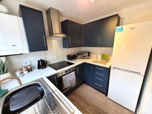 Hythe House - Stylish Stay for Families & Groups by Catchpole Stays