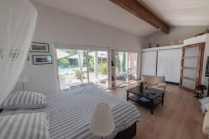 Sur la route des châteaux du Médoc