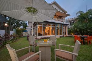 Golden Villa 4 Bhk With Private Swimming Pool Centrally Located