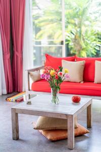 VILLA FLORA - North Phuket, Naiyang Beach area