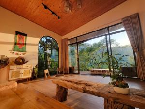 Dốc Chill villa view núi, 3PN, biệt lập riêng khu, bể bơi vô cực, gần Ba Vì, Hà Nội