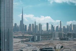 Luxury 2BR 34th Floor Burj Khalifa Sea Creek View