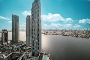 Luxury 2BR 34th Floor Burj Khalifa Sea Creek View