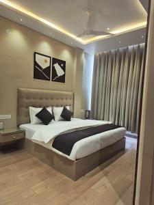 Hotel Crystal Sarovar