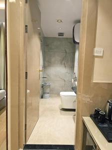 Hotel Crystal Sarovar