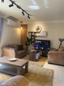 Madinaty Well-furnished 3- Bedroom apartment - شقة فندقيه للايجار مدينتي