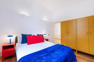 Welcome London Covent Garden Piazza