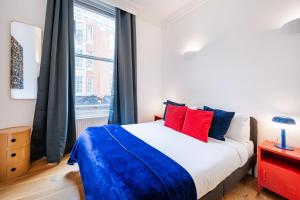 Welcome London Covent Garden Piazza