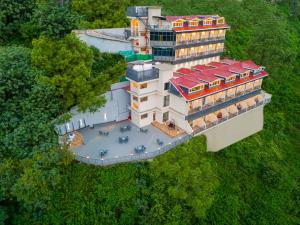 Sterling Ameris Kasauli