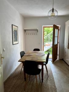 Apartment Siggi 81 sqm Balcony and Mountain View