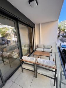 Stylish 2BR Monaco Border Flat, Terrace & Parking