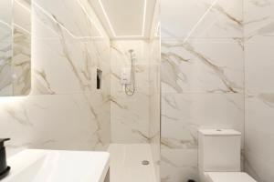 STAY BY THE SEA Deluxe Apartment