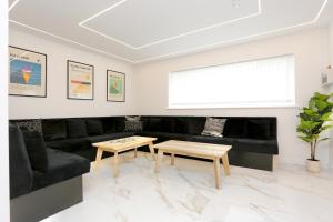 STAY BY THE SEA Deluxe Apartment