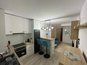 Zlata Quiet London Residence 8D 18C private parking