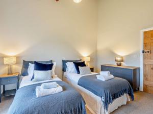 3 Bed in Corton Denham 44051