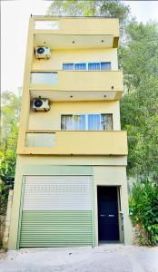 Sunrise Hill Apartment