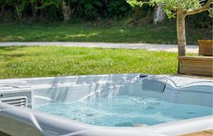 Beautiful Home In Alleyrat With Wifi