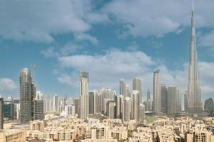 Stunning Studio facing Burj Khalifa