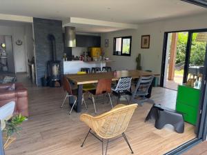 Duingt, maison 165m2, jardin 8pers