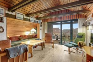 Sdr Strandvej 10, A Central Holiday Oasis