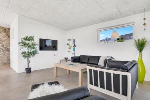 Lovely Holiday Home At Ulken 5
