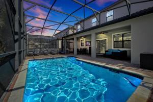 1452 MYRTLEWOOD 6 BEDS