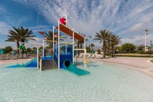 1452 MYRTLEWOOD 6 BEDS